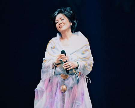 齐豫登高一呼赵咏华吴青峰 齐唱 做慈善 大纪元