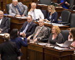 反對削減市議會立法 NDP言行過激被議長驅逐