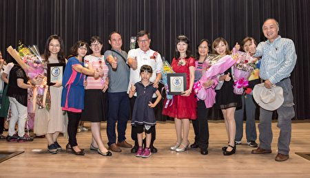 活到老学到老桃园社区大学成人教育师铎奖 郑文灿 大纪元