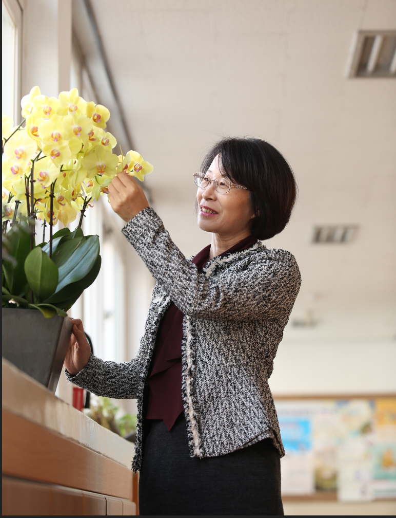韩国金海二业国民小学校长崔英淑。（孔英子／大纪元）