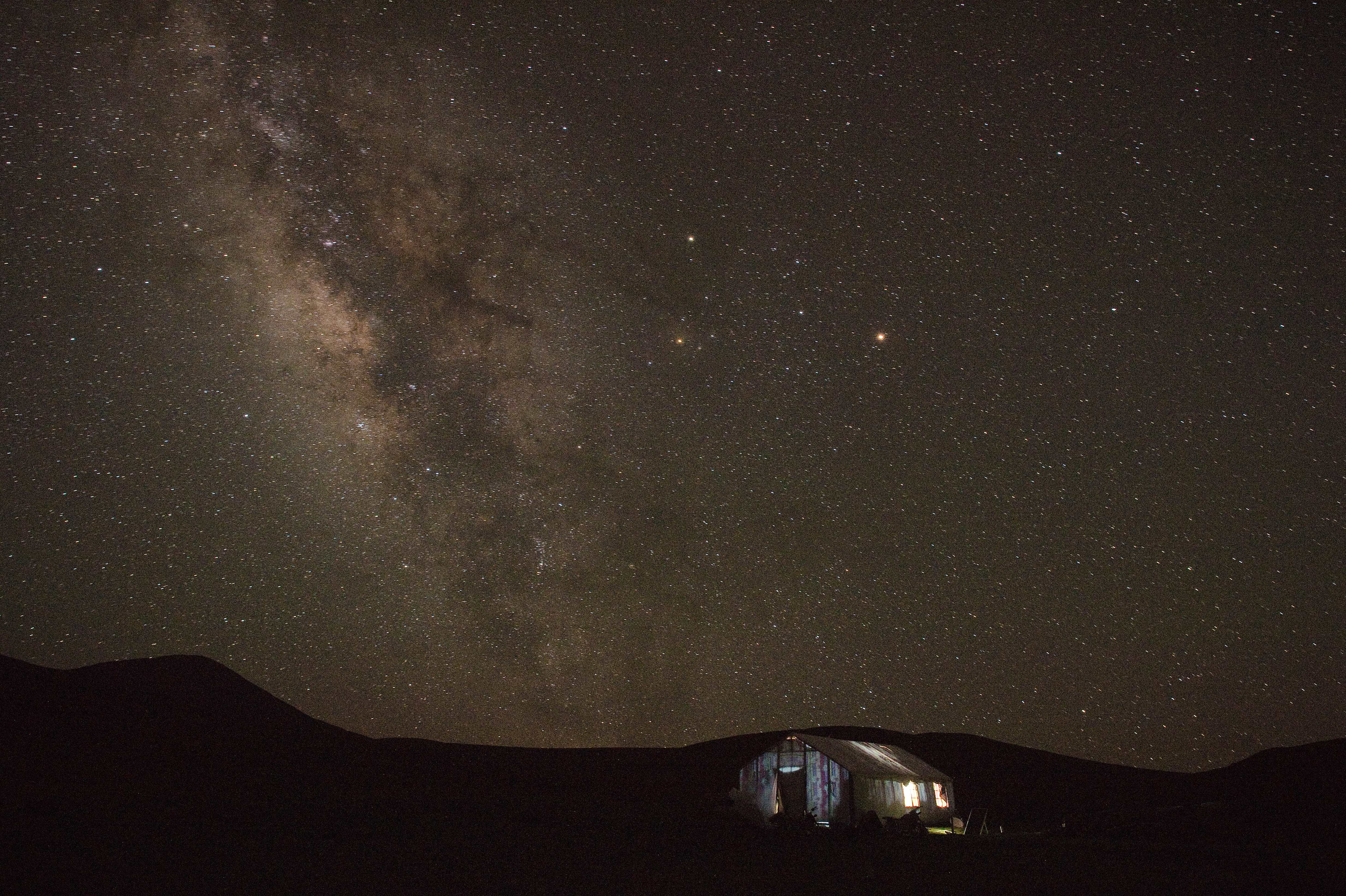 高清影片呈现挪威夜空的银河美得令人屏息| 星系| 星云| 大紀元