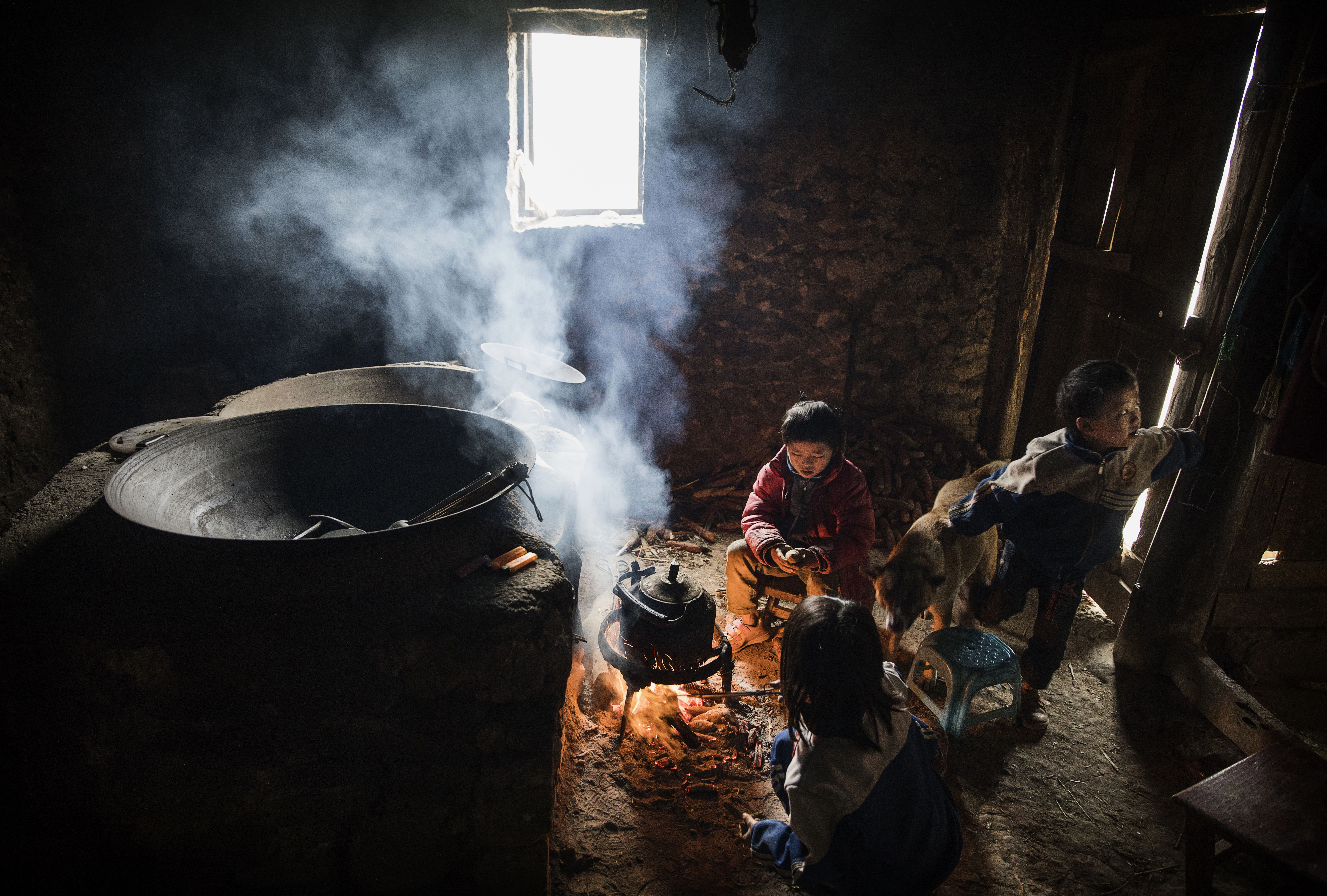 圖為中國農村的留守兒童。 (Photo by Kevin Frayer/Getty Images)