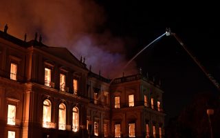 巴西博物馆遭祝融 2千万件文物烧毁