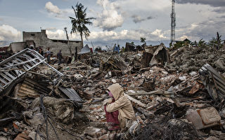 印尼地震海嘯致1649人死 震中附近倖存者多