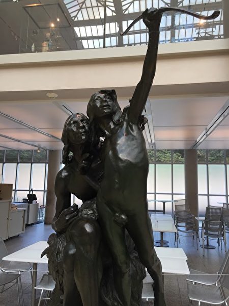 在Met展出的青銅雕塑。