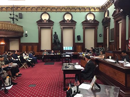 10月30日市議會公屋委員會就房屋局的發展與私有化情況舉行聽證會。