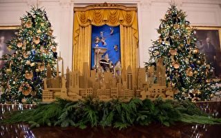 组图：美国第一夫人展示白宫内部圣诞装饰