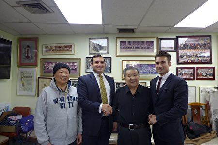 孫威廉(右二)、翁福標(左一)感謝必達.白安律師事務所兩位律師的幫助。