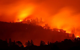 组图：加州野火蔓延 死亡人数增至25人