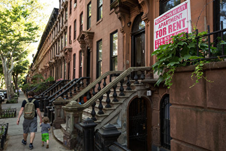 纽约市禁止地下室出租不是没有原因。HPD官员指出，非法出租地下室对于房东、房客和消防人员都存在很大危害。