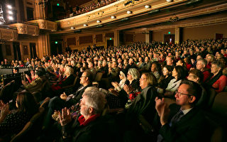 神韻巴爾的摩大爆滿 前劇院主席盛讚「無可比擬」