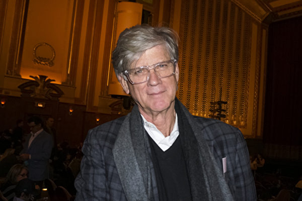 2018年12月28日，國際公關公司前總裁Rich Jernstedt觀看了神韻國際藝術團在芝加哥歌劇院的第二場演出。（唐明鏡／大紀元）