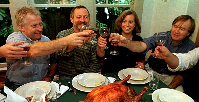 感恩节 善良女子向阿拉斯加偏远地区空投火鸡