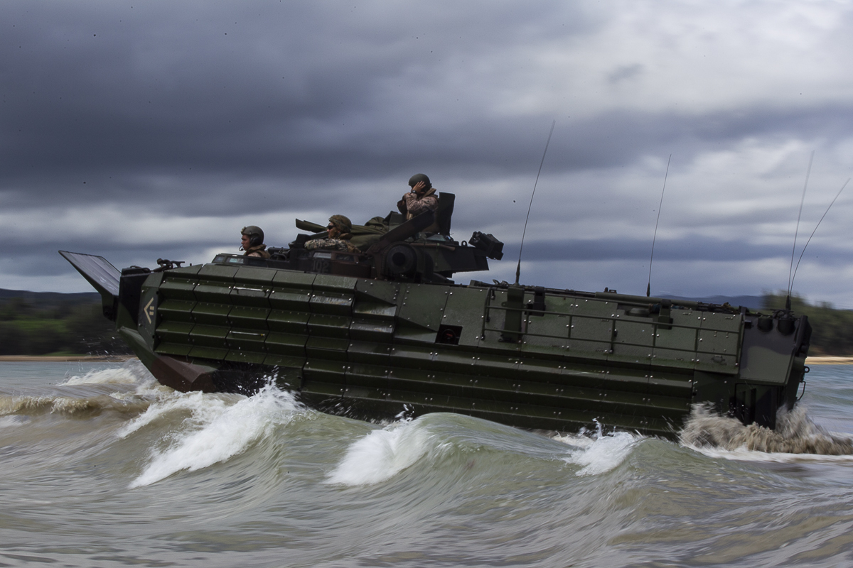 2018年6月28日,美國海軍陸戰隊隊員在日本進行攻擊訓練。(T. T. Parish/U.S. Marine Corps)
