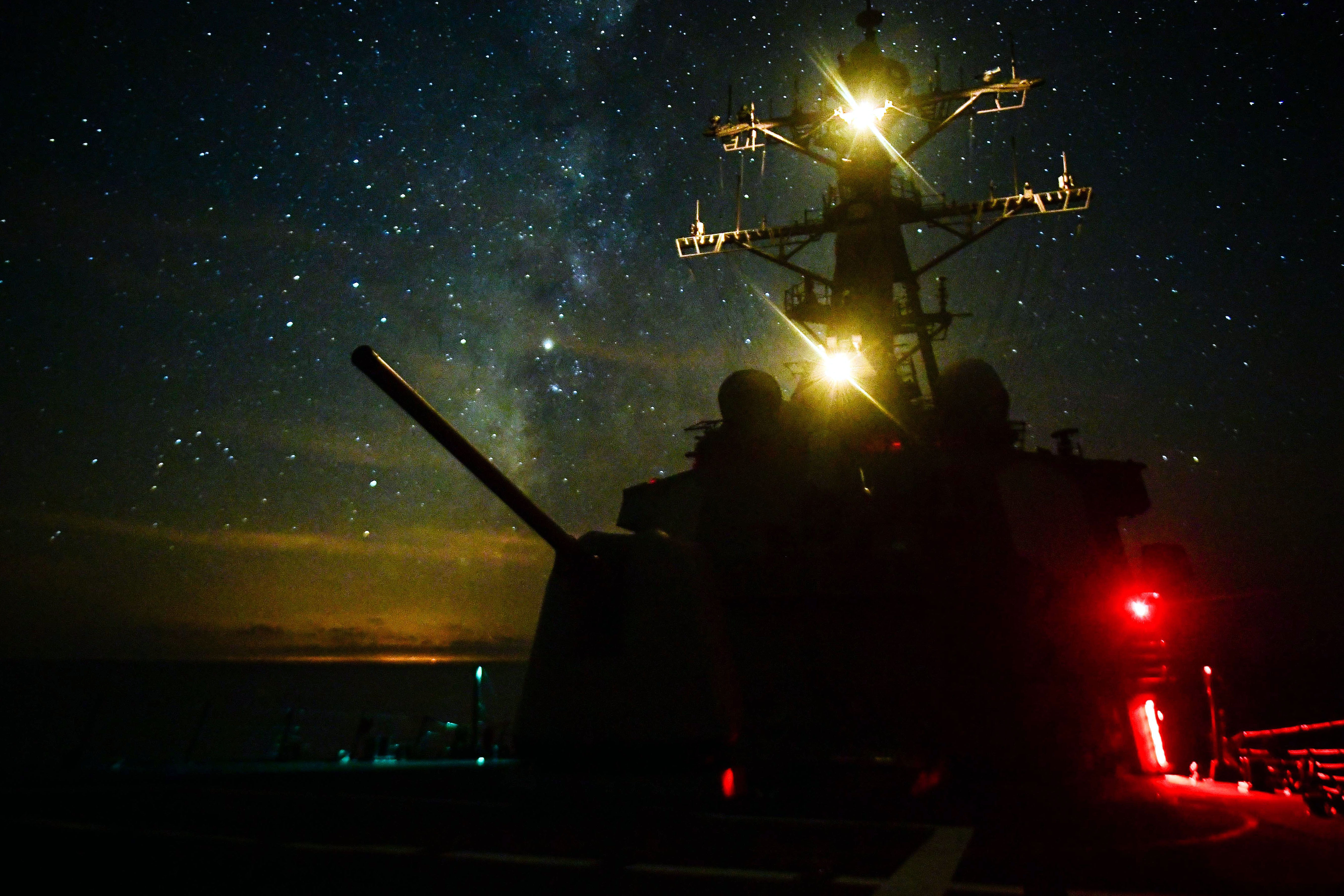 2018年9月29日,美國海軍的驅逐艦羅斯號(USS Ross)航行於地中海。(Krystina Coffey/U.S. Navy)