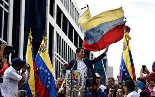 委内瑞拉变天 美承认反对派领袖为临时总统