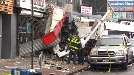 法拉盛2017年9月18日早上6点，缅街与北方大道交界发生3死16伤惨烈车祸，一辆旅游大巴以约60哩的时速撞上一辆公交车，然后又冲上人行道。