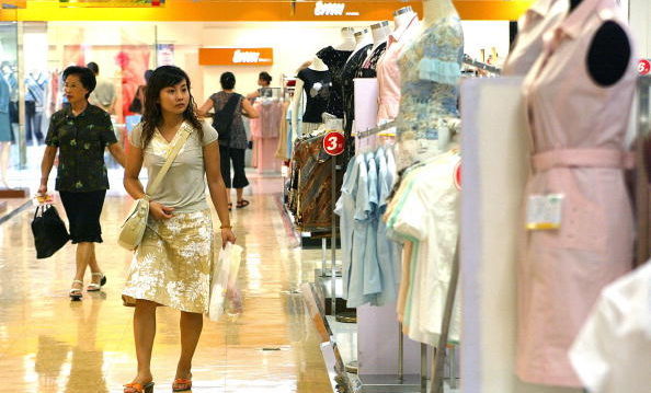 “旅游特种兵”成新趋势 泄中国经济何征兆