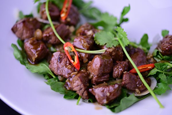 Chi时尚越南餐馆提供的美味佳肴。