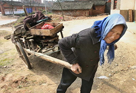 孤獨和遭遺棄：中國農村老人境況令人心碎| 中國老齡化| 大紀元