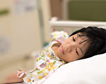退燒藥千萬別亂吃？醫師：孩子發燒時 爸媽該這樣做