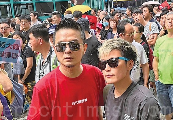 香港藝人黃耀明(左)及何韻詩(右)近期聯袂同行、反對引渡惡法資料照。(胡英/大紀元)