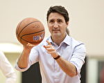 特魯多帶兒子現身籃球活動