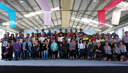 “107年度宜兰县社区规划师驻地辅导计划”，28日在“中兴文化创意园区戏棚下”举办年度成果展。
