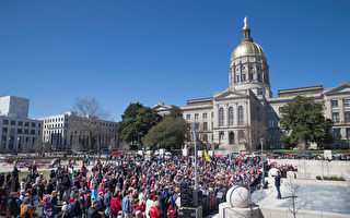 乔州议会两院通过《反堕胎法案》州长坎普待签属