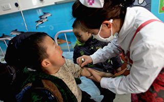 大陸幼兒園幼兒中毒事件頻發發生。圖為2011年西安市未央區一家幼兒園有136名兒童亞硝酸鹽中毒。（VCG/VCG via Getty Images)