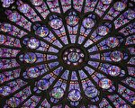 組圖：巴黎聖母院大火 無價彩色玫瑰窗倖存