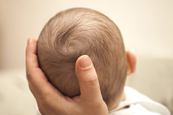 寶寶撞到頭部，父母應該如何處理？(Shutterstock)