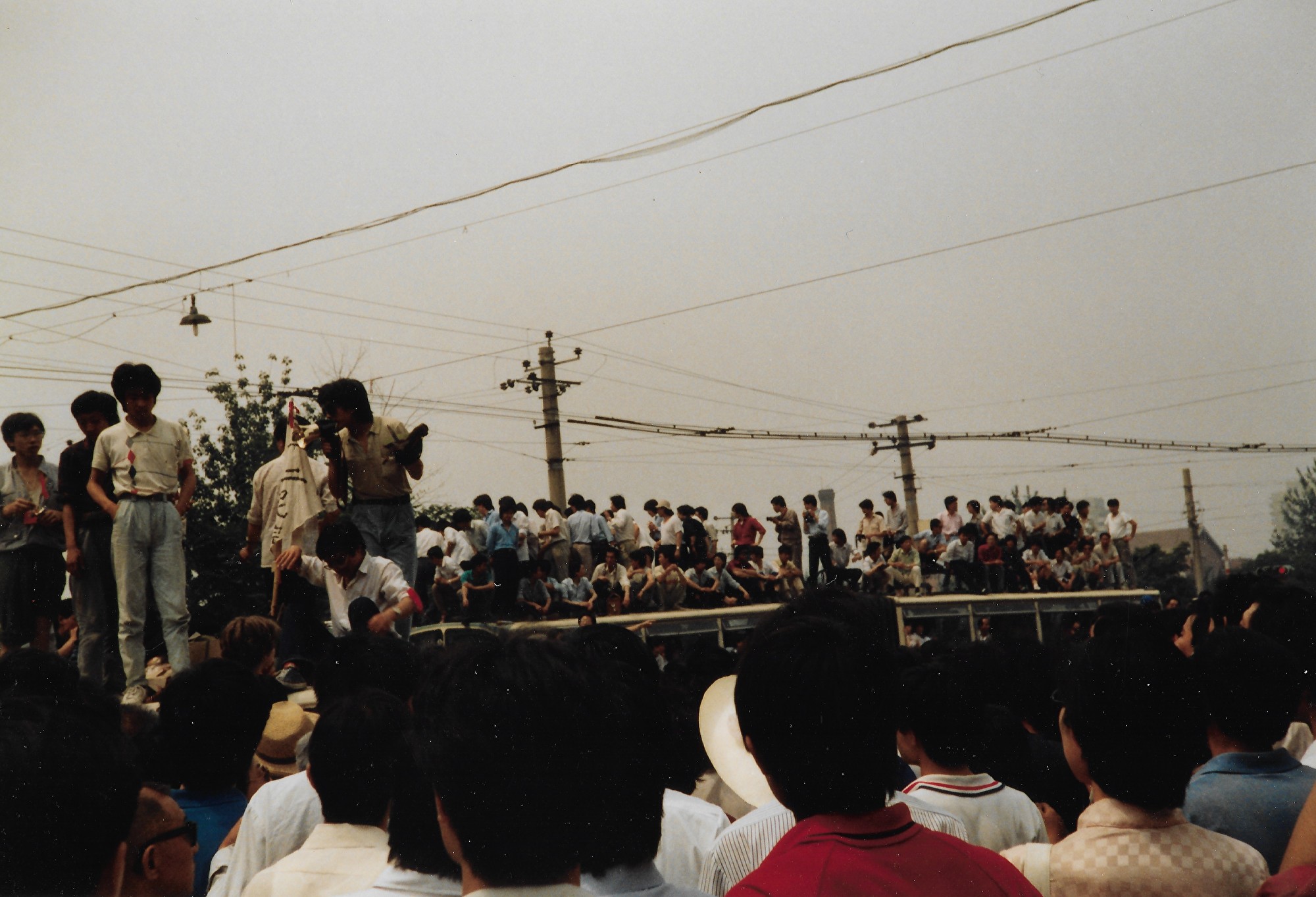 1989年6月3日上午，北京市木樨地路口。（王珍提供）