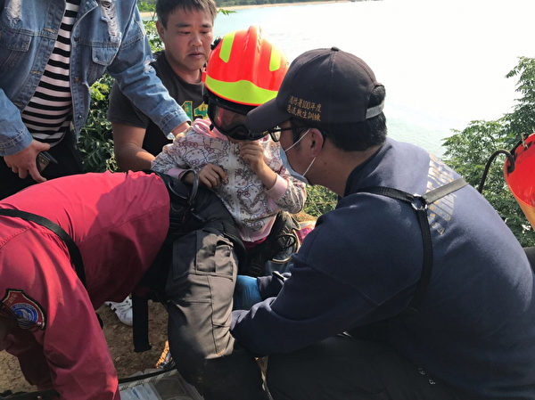 女童跌落貓公石斷崖　烈嶼消防成功救援