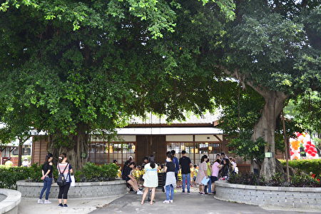 「清水國小藝文園區」是佔地650坪的百年歷史建築群，之前是傾圮毀壞的日式宿舍，校方積極爭取協助完成修整，於5月22日舉行開園典禮。