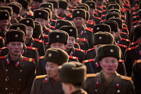 2019年2月16日，在平壤的一群北韓士兵。（ED JONES/AFP/Getty Images）