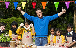 英國電視名廚Jamie Oliver餐館集團倒閉