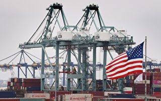 美媒分析，美中貿易戰不僅拉起美國人的民族自豪感，甚至是他們的愛國主義，讓美方能在談判中成功地與中國建立競爭優勢。（Mark Ralston/AFP/Getty Images）