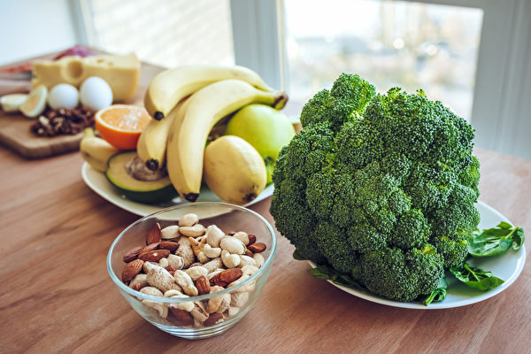 激烈減肥容易引起飲食失調，減肥應當是一輩子的事。(Shutterstock)