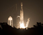 SpaceX猎鹰重型火箭送24颗卫星升空