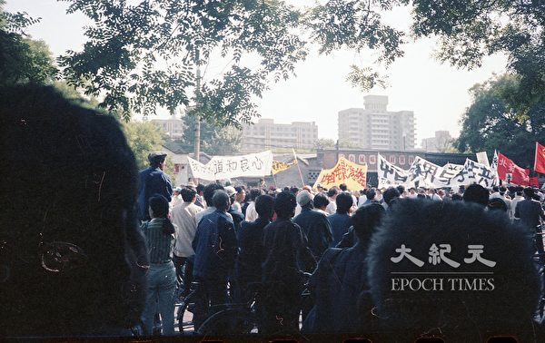 1989年六四前夕北京长安街。（蒋一平提供）