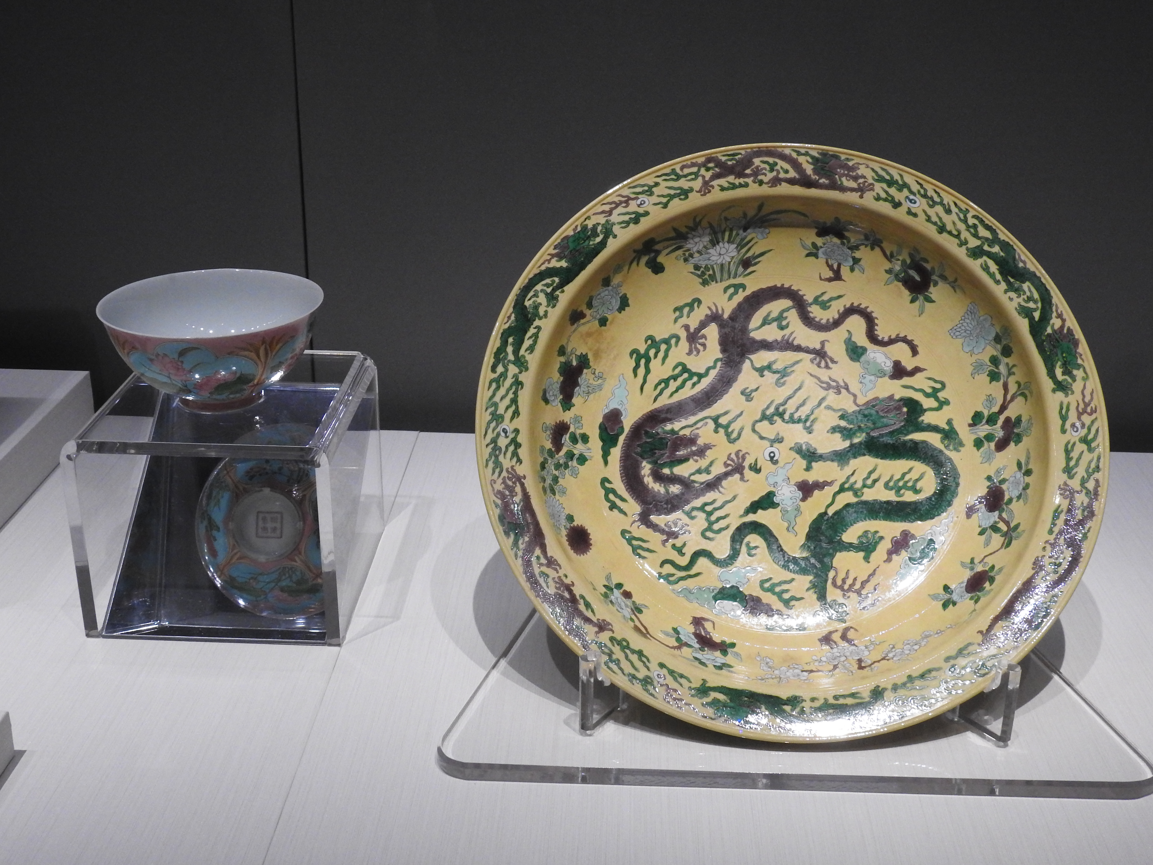 1626 中国骨董 大清康熙年製銘 香炉 赤絵 龍文鳳凰図 火入 時代物 1626 中国骨董 大清康熙年製銘 香炉 赤絵 龍文鳳凰図 火入