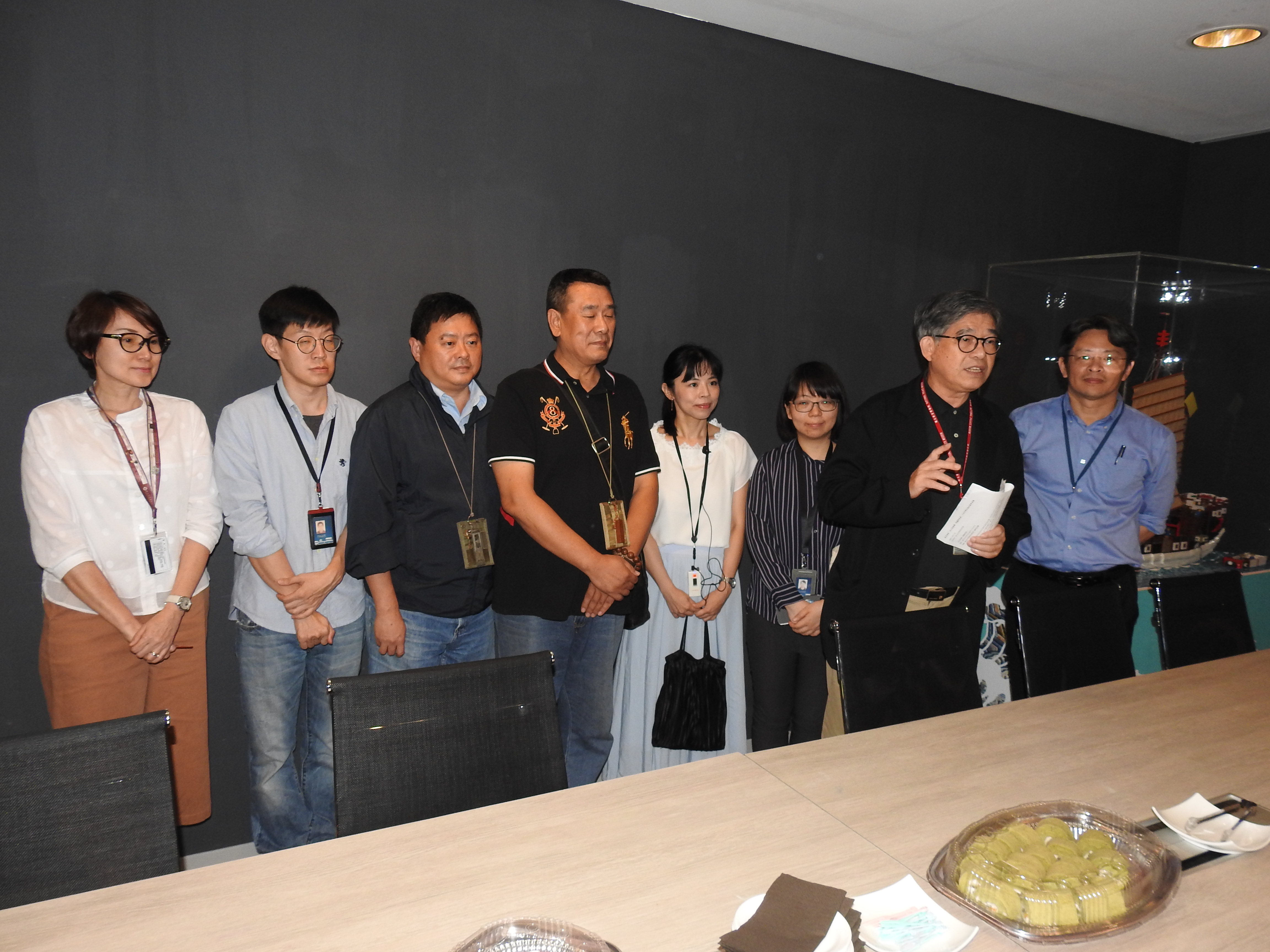 File:汝窯青瓷無紋水仙盆國立故宮博物院.png - 维基百科，自由的