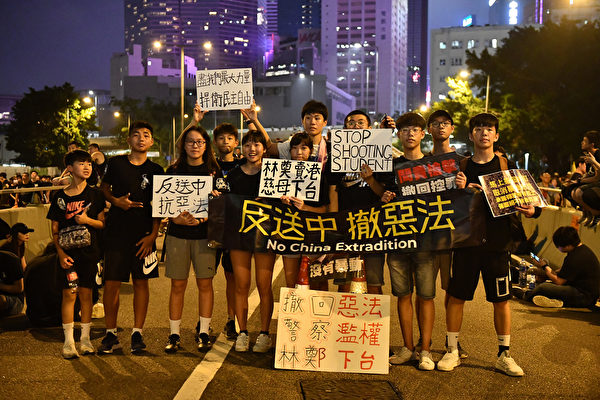 英媒：香港和台湾为中国民主化守住希望