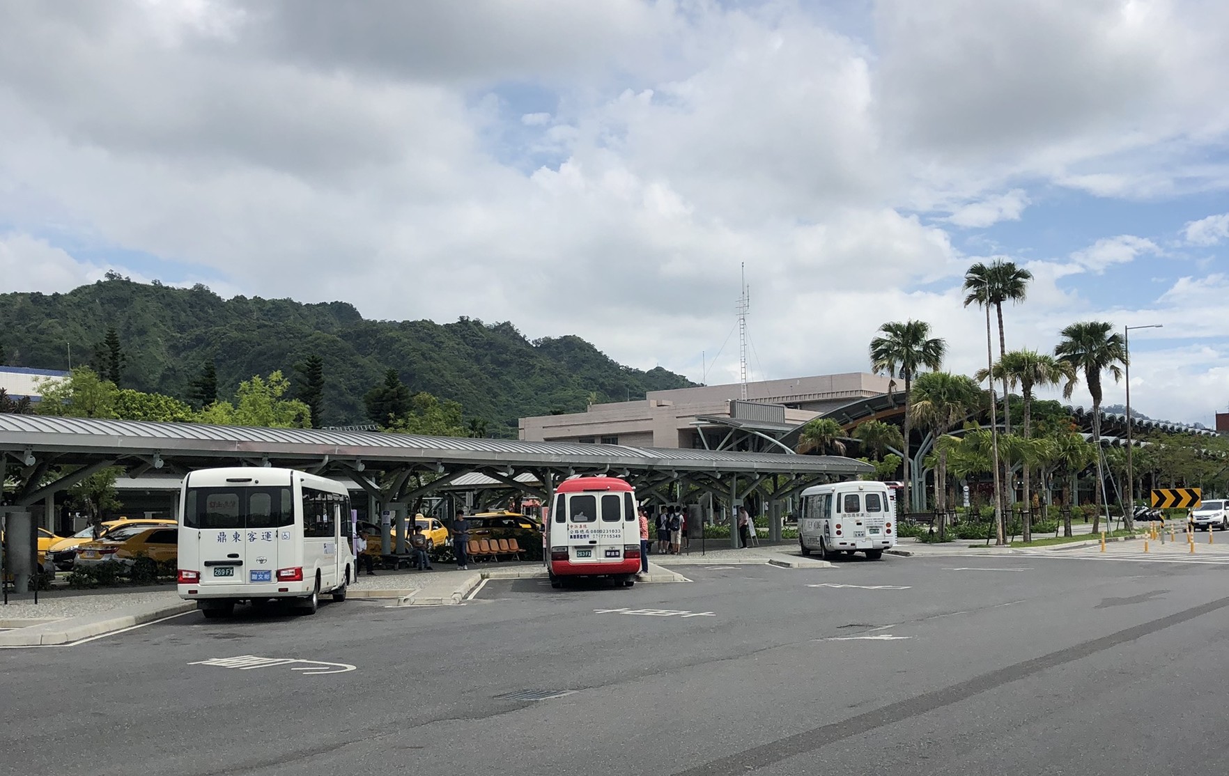 台东火车站公车转运月台启用转乘更便捷 大纪元