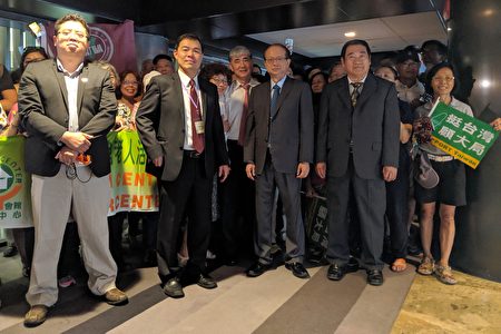 中华民国台湾总统蔡英文11日过境美国纽约，13日上午前往加勒比海友邦海地，台湾侨胞到场支持。