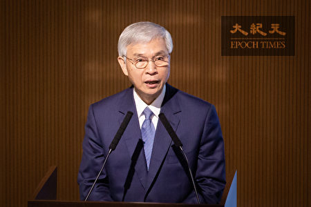 中央银行总裁杨金龙2日出席“回流资金，再造产业成长契机”研讨会并发表演讲。