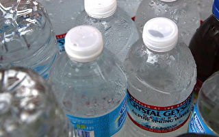 研究：一年只喝瓶装水 竟多摄入9万塑料微粒