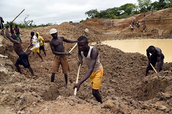 中共在中非挖金矿造成生态灾难 被要求关闭