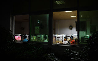 【翻墙必看】官方账号售卖党政公文的讽刺